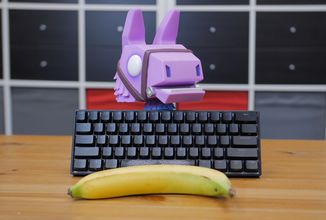K čemu je hráčům klávesnice velká asi jako banán?!