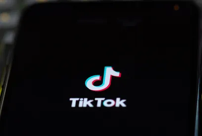 Skupina tvůrců TikToku se snaží v USA blokovat zákaz aplikace
