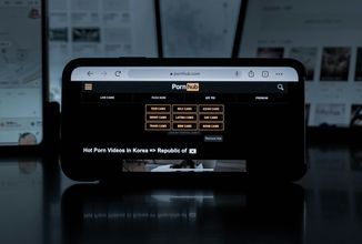 EU obvinila Pornhub a tři další porno platformy z porušení DSA, hrozí vysoké pokuty
