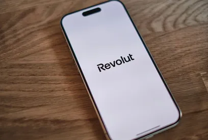 Revolut spustil pilotní placení obličejem v londýnských kavárnách