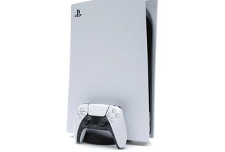 Jak máte položený PlayStation 5? Servisy varují před svislým umístěním