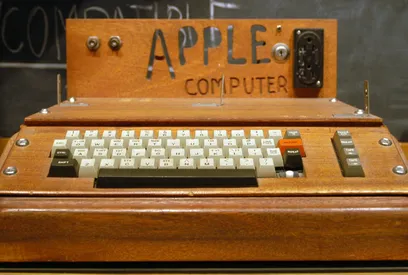 Vzácný funkční Apple-1 jde do aukce, cena může dosáhnout 800 000 dolarů
