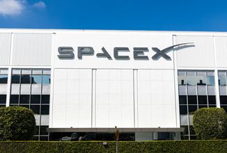 SpaceX prý ukázala investorům tajné kapesní AI zařízení