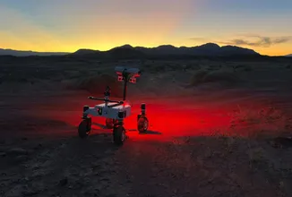 Nový rover od NASA přelézá překážky zvednutím kol a předhání marsovská vozítka