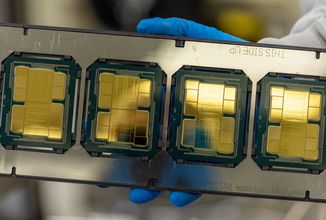 Intel kupuje první vybavení nové generace, aby se znovu dostal do vedení