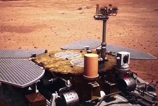 Čínský rover Zhurong se na Marsu měsíce nepohnul