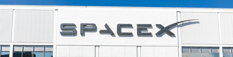 SpaceX prý ukázala investorům tajné kapesní AI zařízení