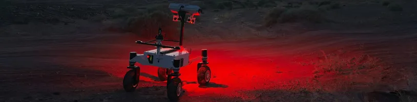 Nový rover od NASA přelézá překážky zvednutím kol a předhání marsovská vozítka