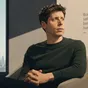 Šéf OpenAI poprvé připouští, že vývoj AI bude potřeba zbrzdit