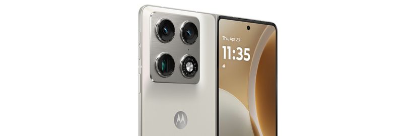 Motorola útočí na krále skládaček a vrací se do hry