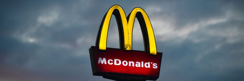 McDonald’s ukončuje testování AI v řízení objednávek u drive-thru