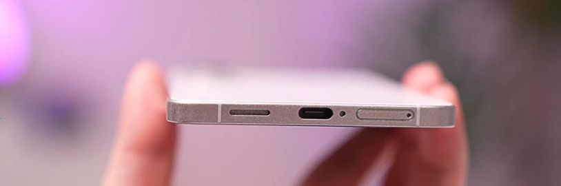 Souboj S26 Ultra a iPhone 17 Pro Max se zaměří na hmotnost, Samsung má být lehčí