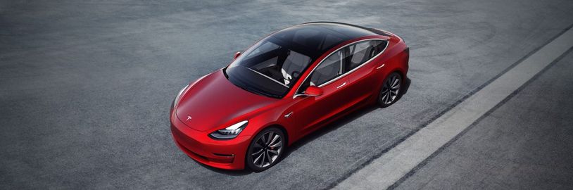Tesla odhalí v srpnu robotaxi