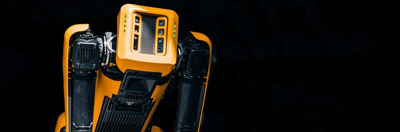 Humanoidní roboti běželi půlmaraton v Pekingu, oproti loňsku překonali několik rekordů