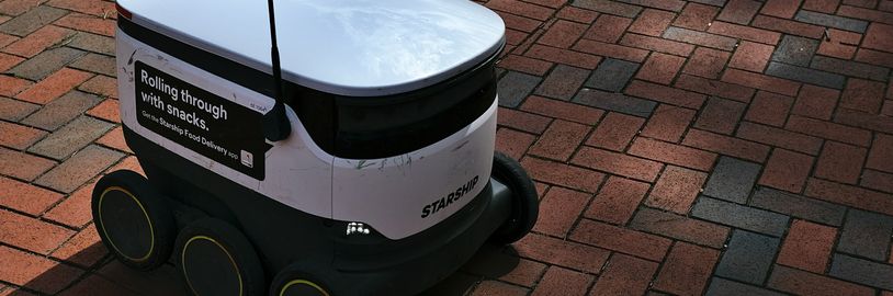 Počet doručovacích robotů má do roku 2035 vzrůst dvacetkrát, problémy ale zůstávají