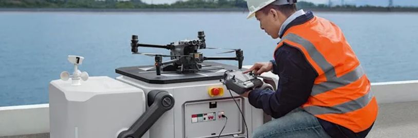 Nejnovější dron DJI zvládne autonomně letět ve špatném počasí