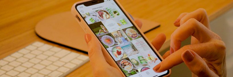 Instagram konečně dovolí přeskládat příspěvky na profilu