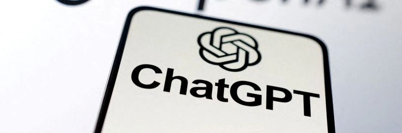 Popularita ChatGPT upadá již třetí měsíc v řadě