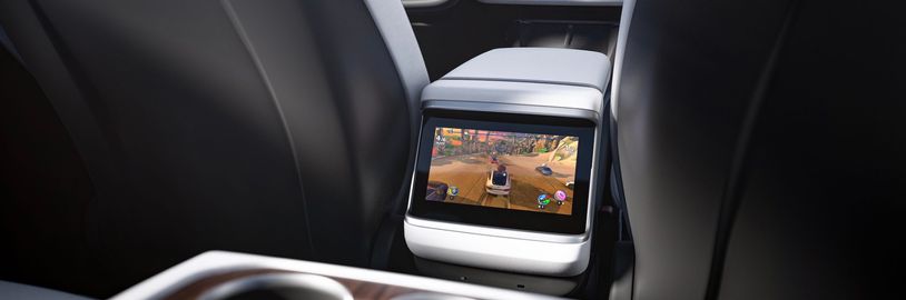 Tesla ve svých autech používá kartu AMD